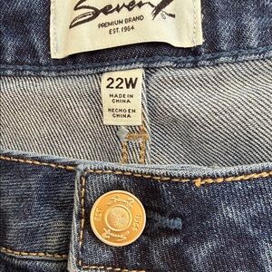 NWT Size 22W Seven7 Loose Straight Jean